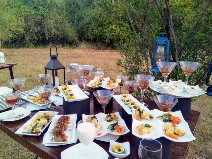 Food & Drinks 3, Mahoora - Wilpattu by Eco Team, Nochchiyagama