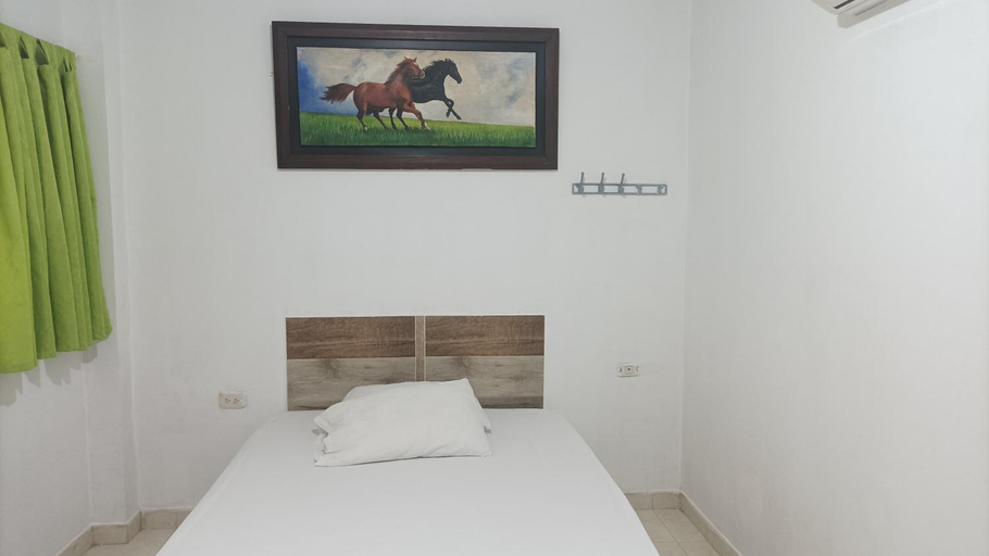 Others 2, Hotel La Mata, La Gloria