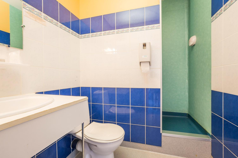 Bathroom 3, Les Rives de l'Arzon, Haute-Loire
