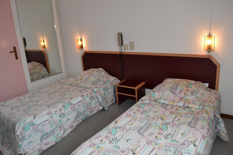 Bedroom 2, Lud'Hotel, Côte-d'Or