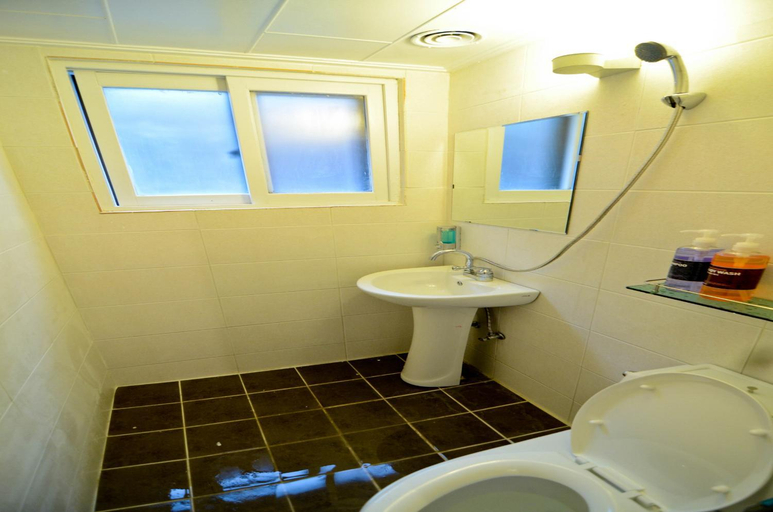 Bathroom 5, Korstay Guesthouse Seoul Station, Yongsan