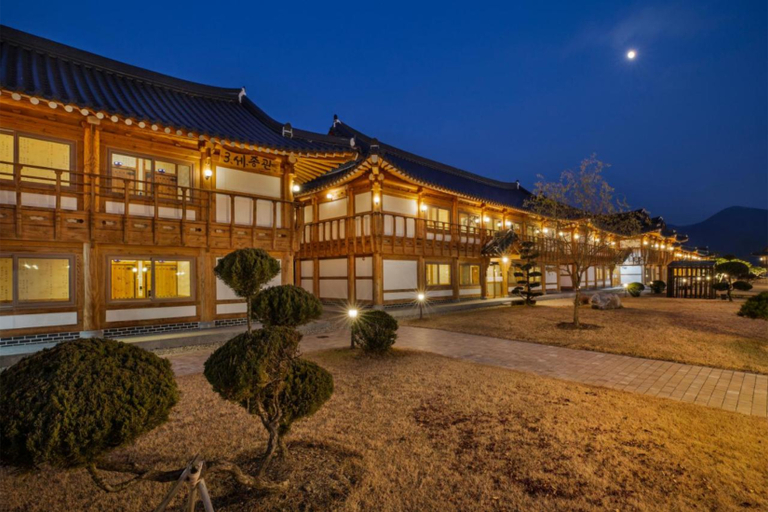 Exterior & Views 2, Jeonju Wangyijimil Hanok Hotel, Jeonju