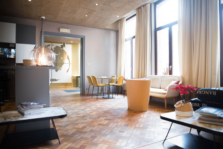 Public Area 2, Hotel d'Alcantara, Hainaut