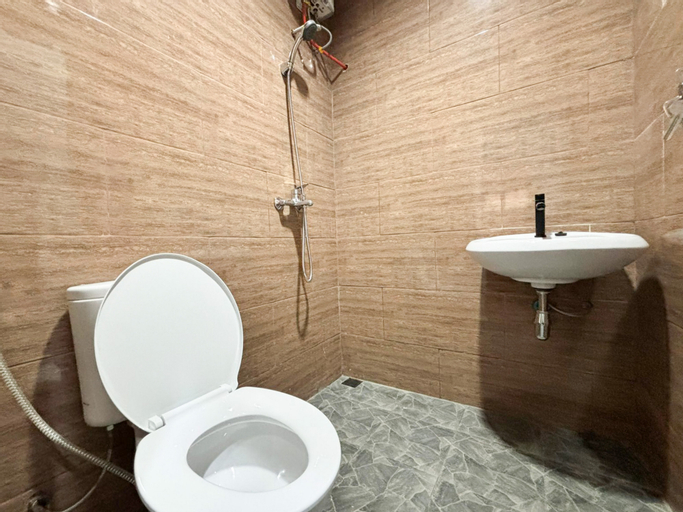 Bathroom 7