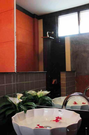 Bathroom 4