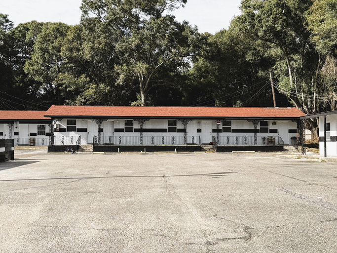 Exterior & Views 5, BEVERLY MOTEL, Mobile