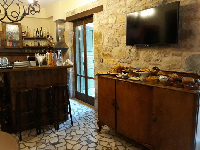 Food & Drinks 3, Messana, Peloponnese