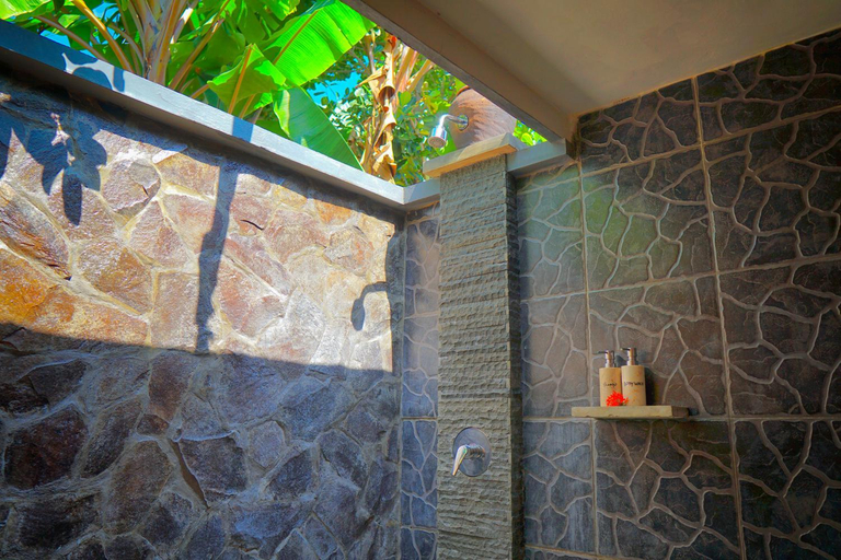 Bathroom 10