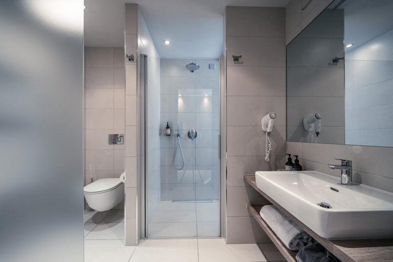 Bathroom 5, The Lodge- Golf Club Eppan, Bolzano