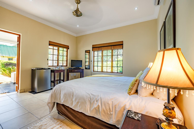 Bedroom 2, Country Lane Lodge, Ehlanzeni