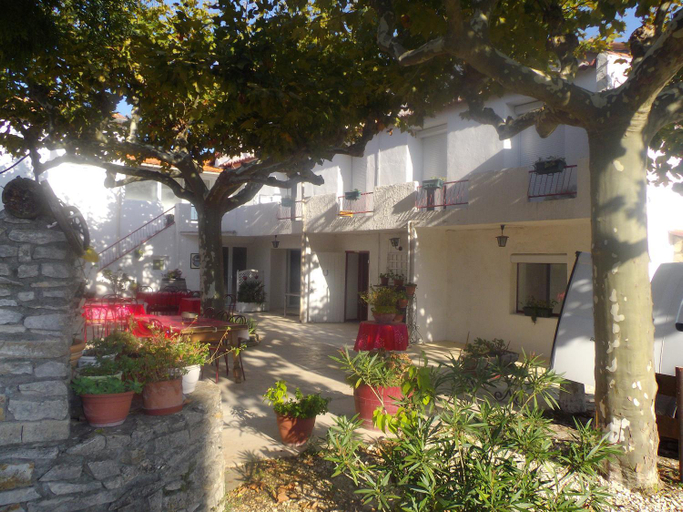 Others 3, le patio des garrigues, Gard