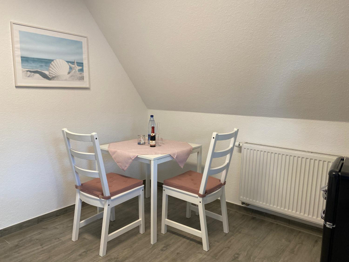 Others 4, Haus Pirola Esens, Wittmund