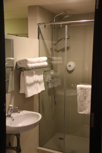 Bathroom 2