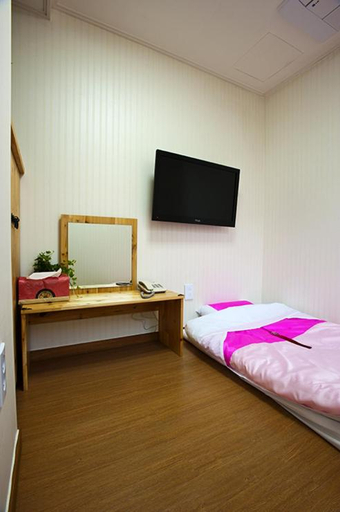 Bedroom 2, Myeongdong Eco Guesthouse, Jung