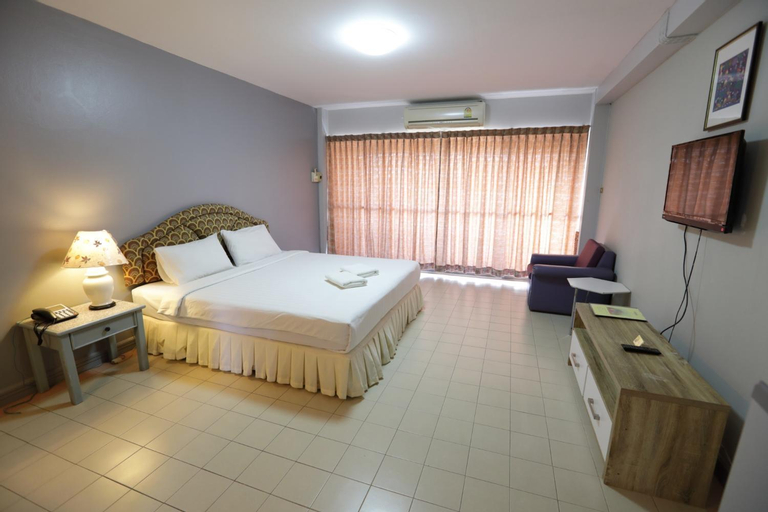 Bedroom 13