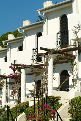 Exterior 4