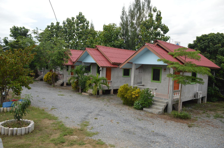 Others 4, BaanSunlomjoy, Chom Thong