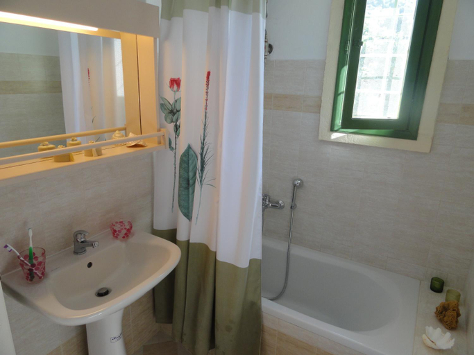 Bathroom 3, Bellevue & Eleonora Apartments, Crete