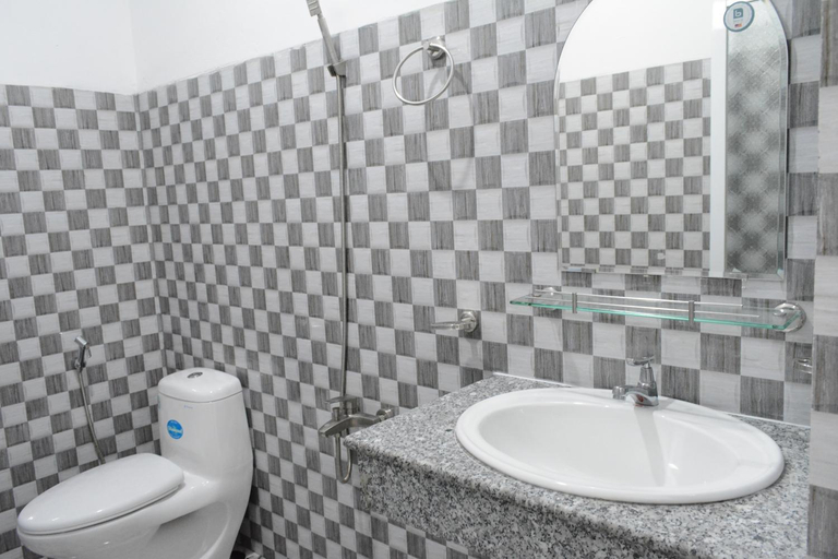 Bathroom 4, Diem Lien Guesthouse, Phan Thiết