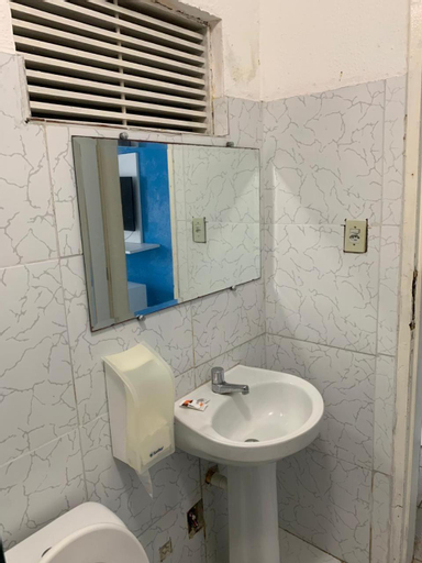 Bathroom 13