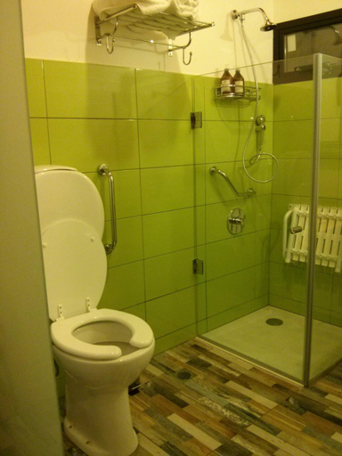 Bathroom 12