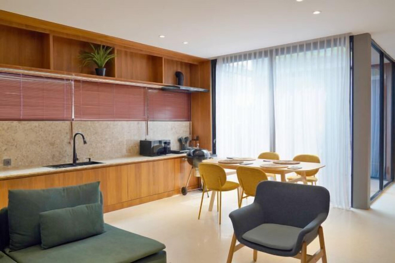 Dining Room 12
