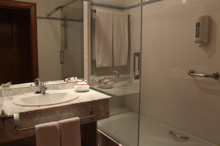 Bathroom 4, Hotel Restaurante El Tollo, Valencia
