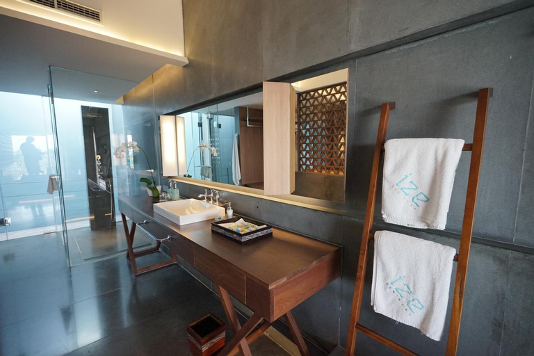 Bathroom 19