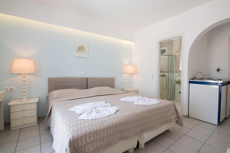 Bedroom 2, Georgia Mare, South Aegean