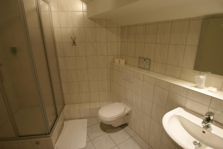 Bathroom 4