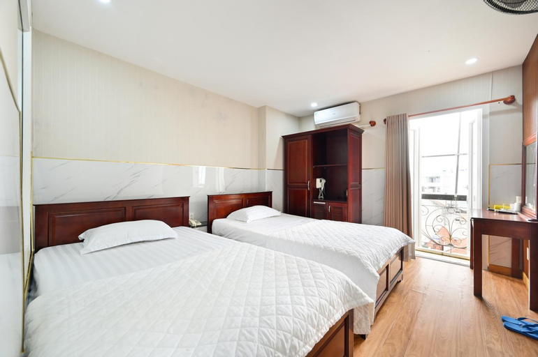 Bedroom 12