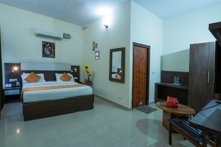 Bedroom 3, Corbett Evergreen Resort, Nainital