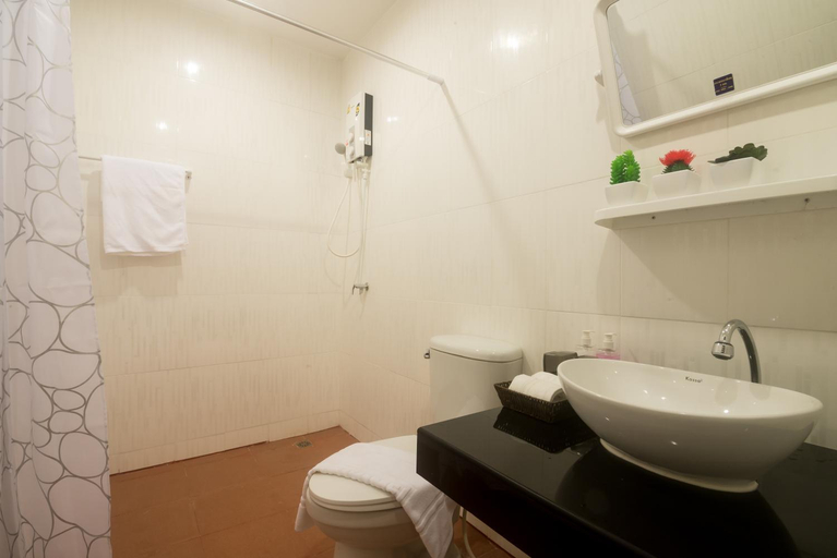 Bathroom 9