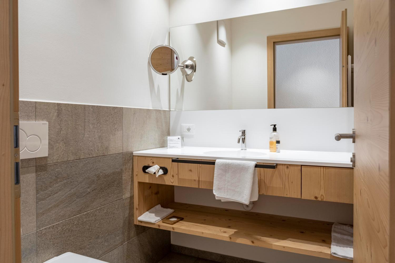 Bathroom 4, Hotel Fischer, Bolzano