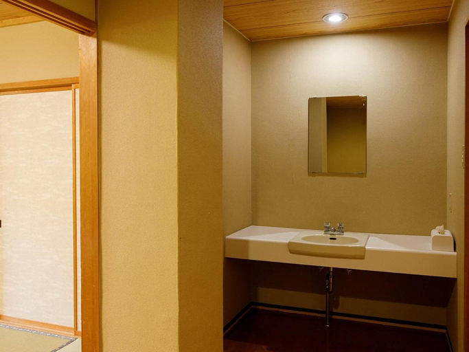 Bathroom, Iwasuge Hotel, Yamanouchi