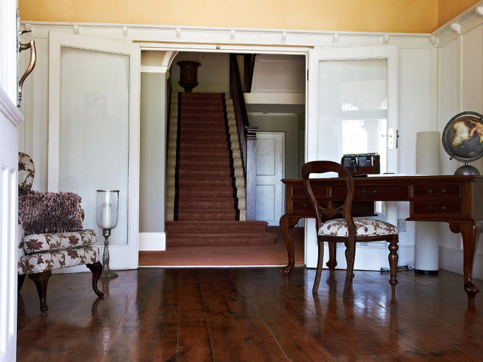 Public Area, Parkes Manor, Eden