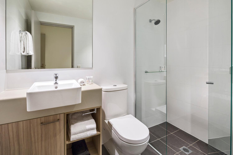 Bathroom 14