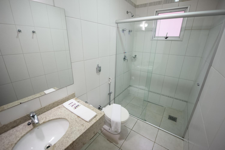 Bathroom, Prisma Plaza Hotel, Taubaté