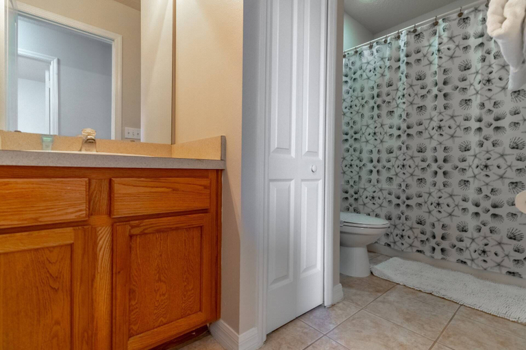 Bathroom 4, 159 Sandy Ridge, Polk
