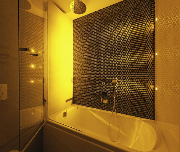 Bathroom 4, Bristol Art & Medical SPA, Busko