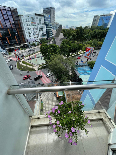 Exterior & Views 19