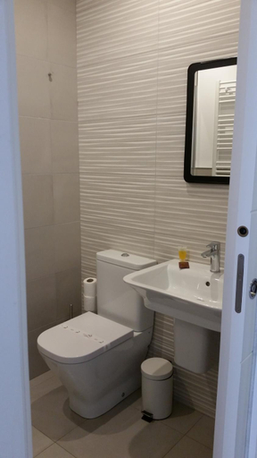 Bathroom 4, Pension Domus Gallery, A Coruña