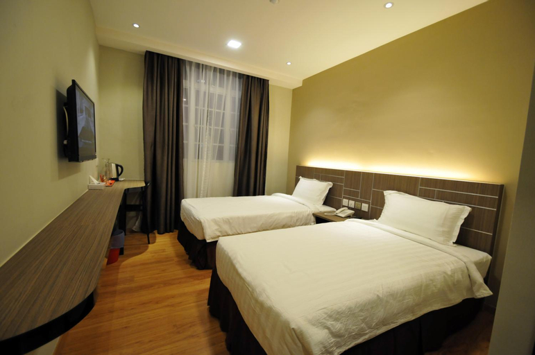 Bedroom 8