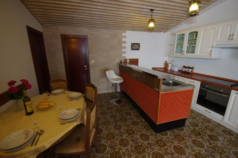 Others 4, Villa Libertas, Brela