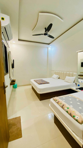 Bedroom 3, Hotel Gayatri Palace, East Nimar