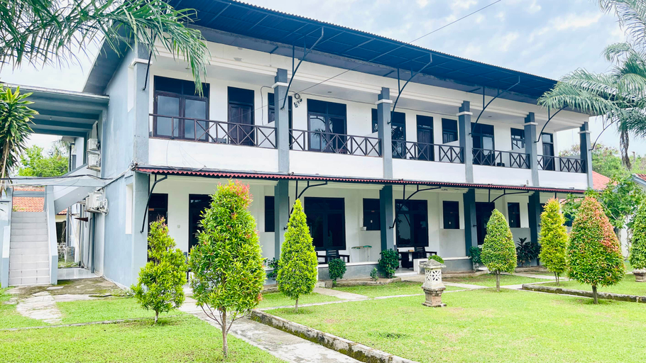 Exterior & Views 2, Aman Gati Hotel Lakey, Dompu