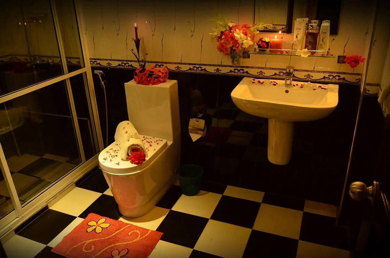 Bathroom 4, The Kings Villa, Kundasale