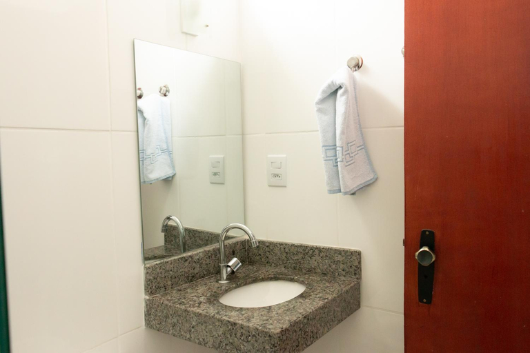 Bathroom, Contagem Centro Hotel, Contagem
