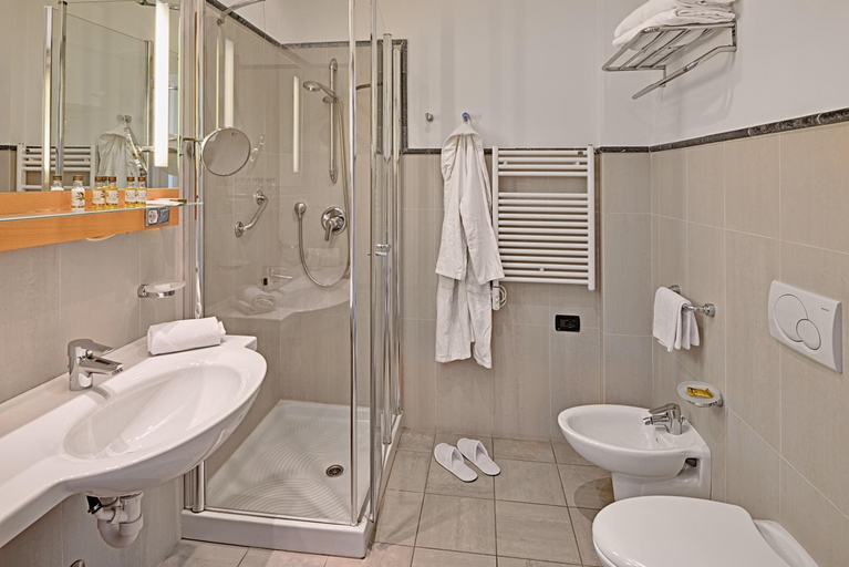 Bathroom 4, Aregai Marina Hotel & Residence, Imperia