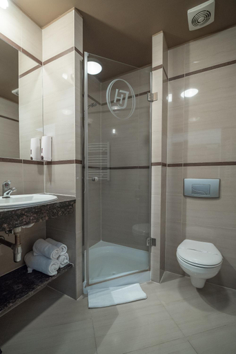 Bathroom 4, Jasek Premium Hotel Wrocław, Trzebnica